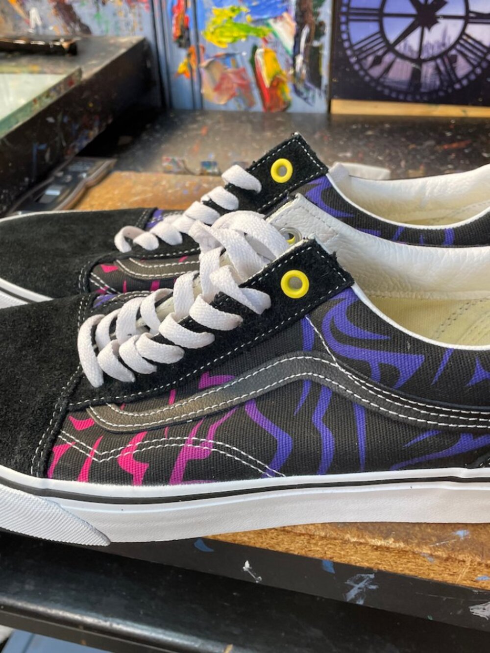 Vans Old Skool KPop Demon Hunters Black Pink Size US 10.5 Men's New VN000E8WB9P